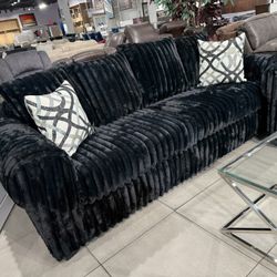 Beautiful Sofa Set 🔥 Take It Home With Only $50 Down 