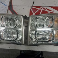 Headlights 2007 Chevy Silverado 2500HD- Original 