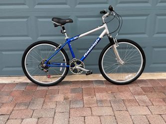 Raleigh 17 inch frame 26 inch wheel 21 speed