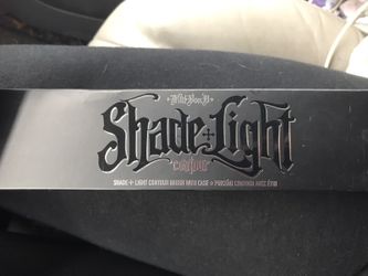 KAT VON D SHADE & LIGHT CONTOUR BRUSH