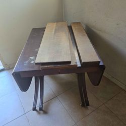 Duncan Phyfe Style Table