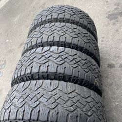 LT 275/65R18 Marca Goodyear Duratrac Usadas En Excelentes Condiciones De Vida