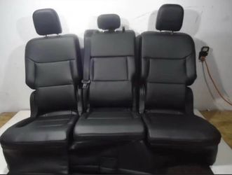 2022 Explorer Second Row Seat