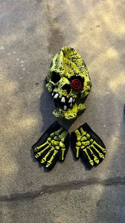 Halloween mask & gloves