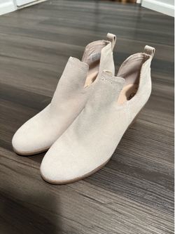 Tom’s Kallie Cut Boots- Size 9