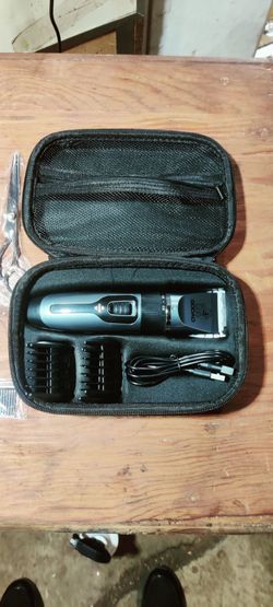 New open box 12 piece rechargeable pet grooming set made really well 25$