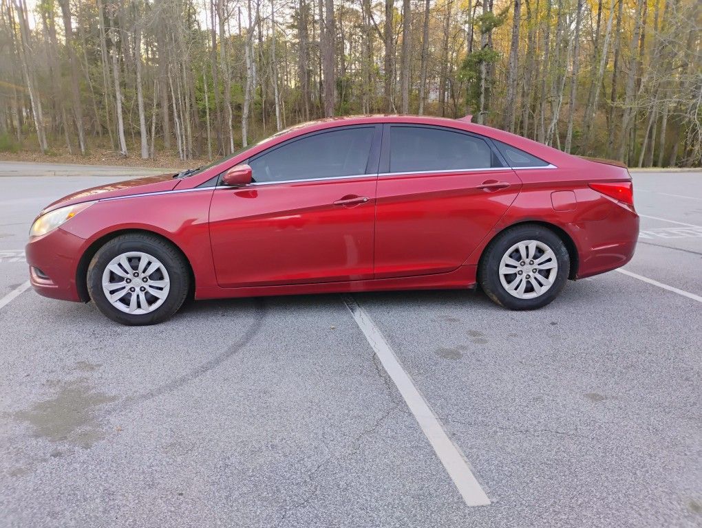 2011 Hyundai Sonata GL Sedan