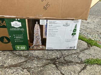 7’ Pre-lit Colorado Christmas Tree