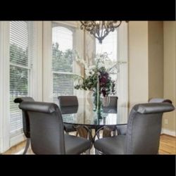 Elegant Dining Room Table & Chairs