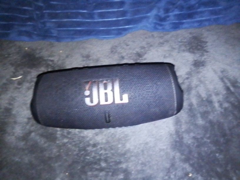 JBL CHARGE 5