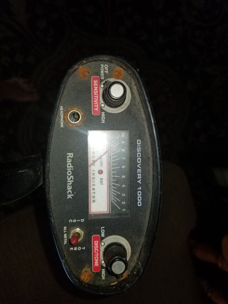 Vintage RadioShack Discovery 1000 Metal Detector 