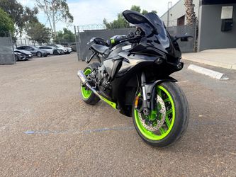 Yamaha r1
