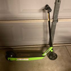 Razor E90 Kids Electric Scooter