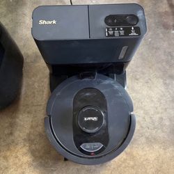 Shark Robot Vacuum 
