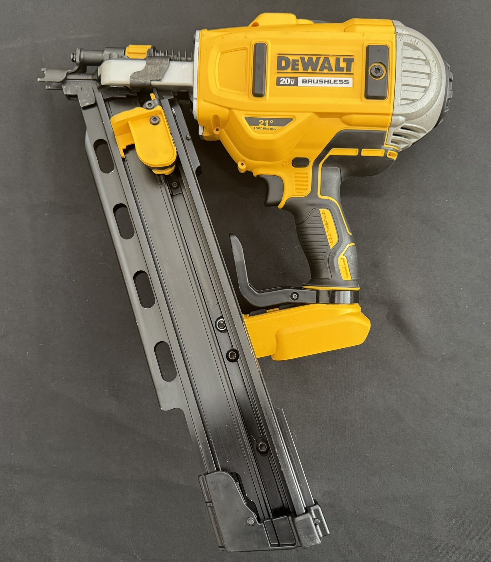 DEWALT 20V MAX XR Lithium-lon 21-Degree Electric Cordless Framing Nailer with 6.0Ah Battery and Charger