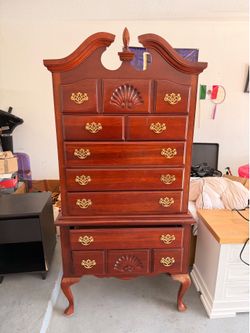 Two piece dresser