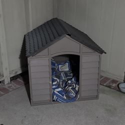Plastic Dog House 