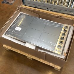 Viking 36” induction cooktop 6 zones