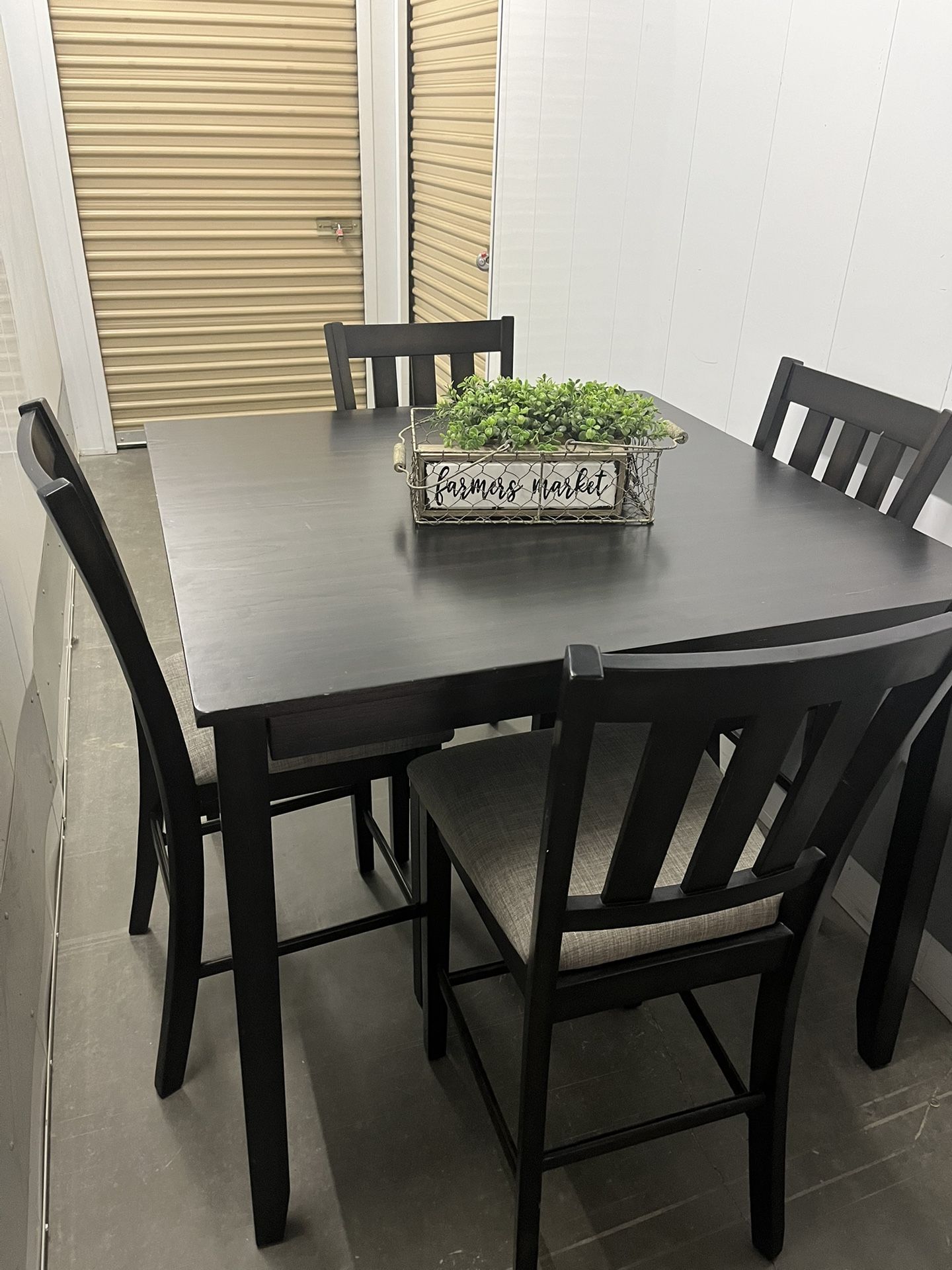 High Table And 4 Bar Stool Chairs