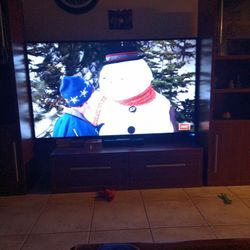 75 Inch LG Smart Tv For Sale  2 Yrs Old