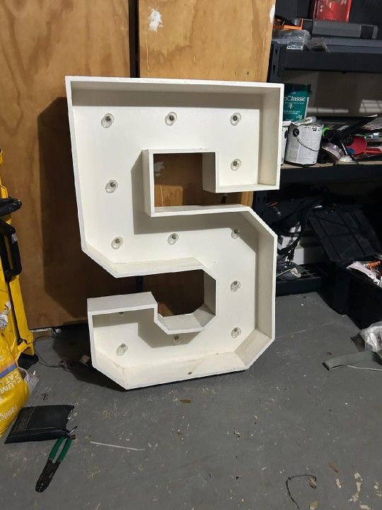 MARQUEE LETTER
