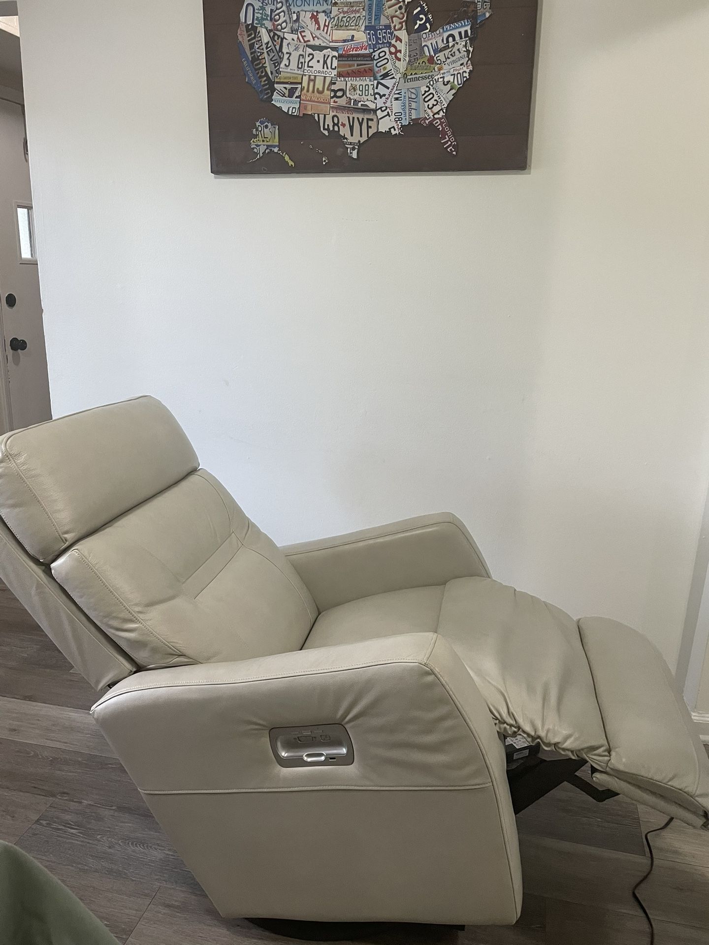 Lazboy Power Reclining Chair (LENON)