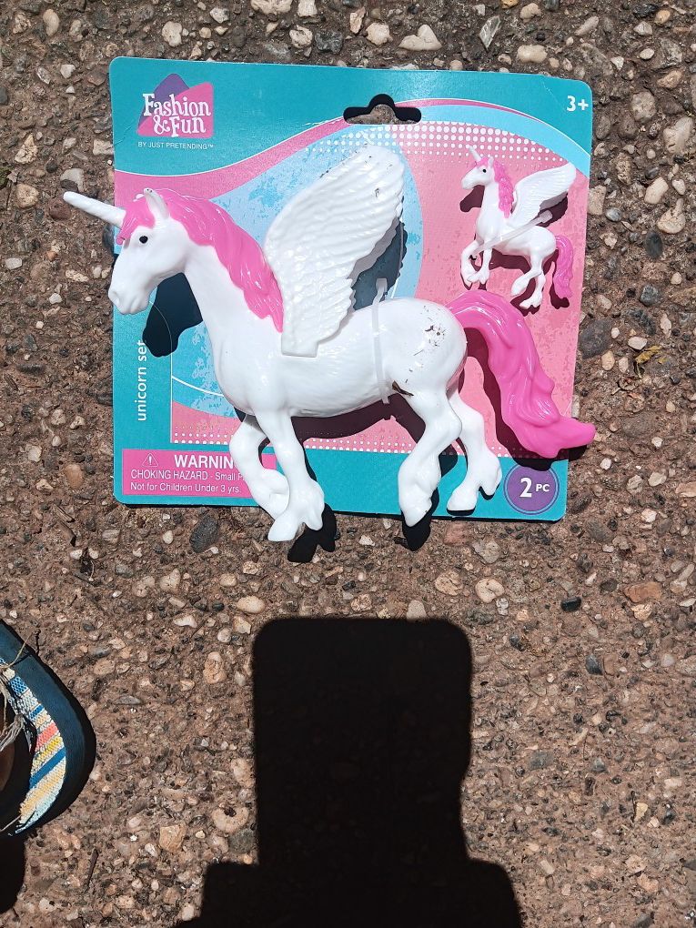 NWT Barbi Pegasus Plus One MYSTERY GIFT