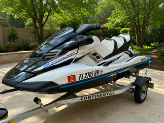 2018 Yamaha Waverunner FX Cruiser HO in like new condition