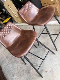 2 Bar stools