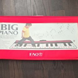 FAO Schwarz The Big Piano Dance Mat Keyboard Portable With Case