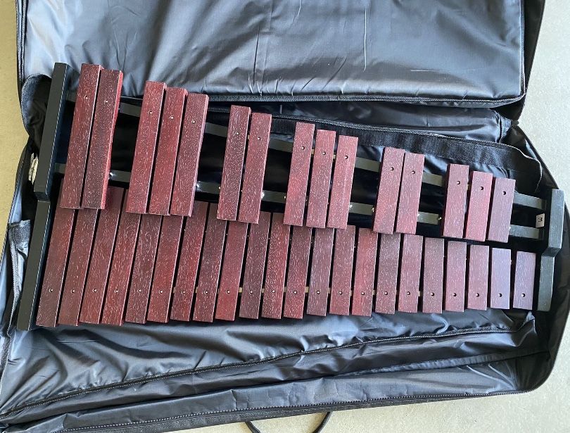Stagg XYLOSET 37 37Key Xylophone with Mallets and Stand, wooden/black. mint condition for Sale