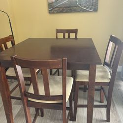 High Top Table w/4 chairs