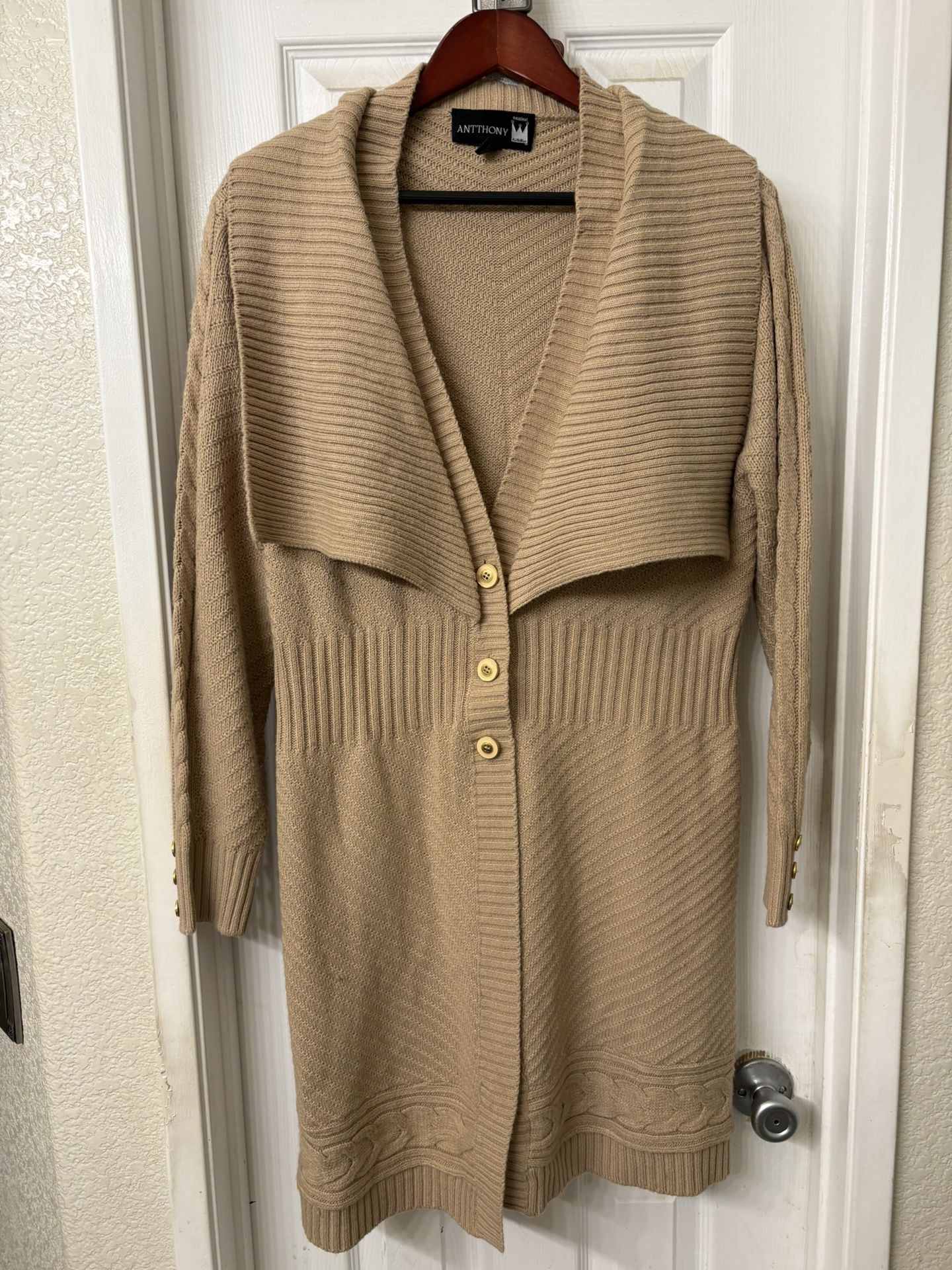 Cream Color Sweater Antthony