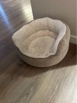 Round Plush Pet Bed