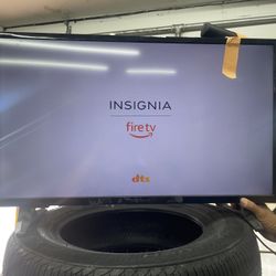 Insignia LCD Smart Tv