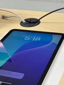 iPad 10th Gen 64 GB
