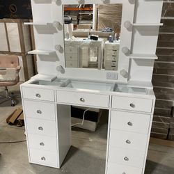 New In Stock Makeup Vanity