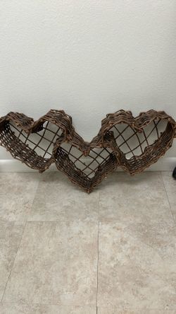 Rustic wicker heart wall basket