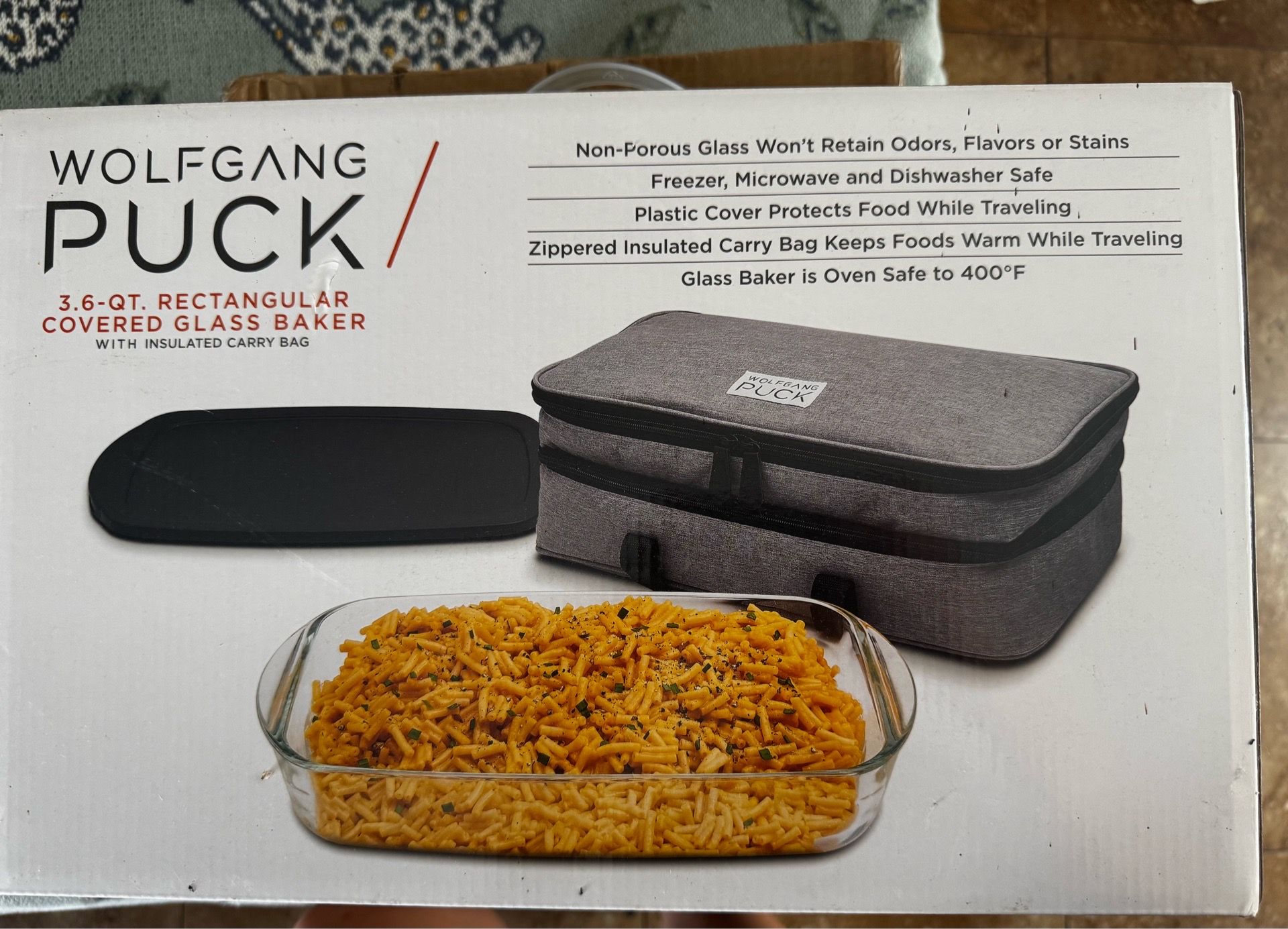 New Wolfgang Puck Covered Glass Baker w/ insulated Carry Bag