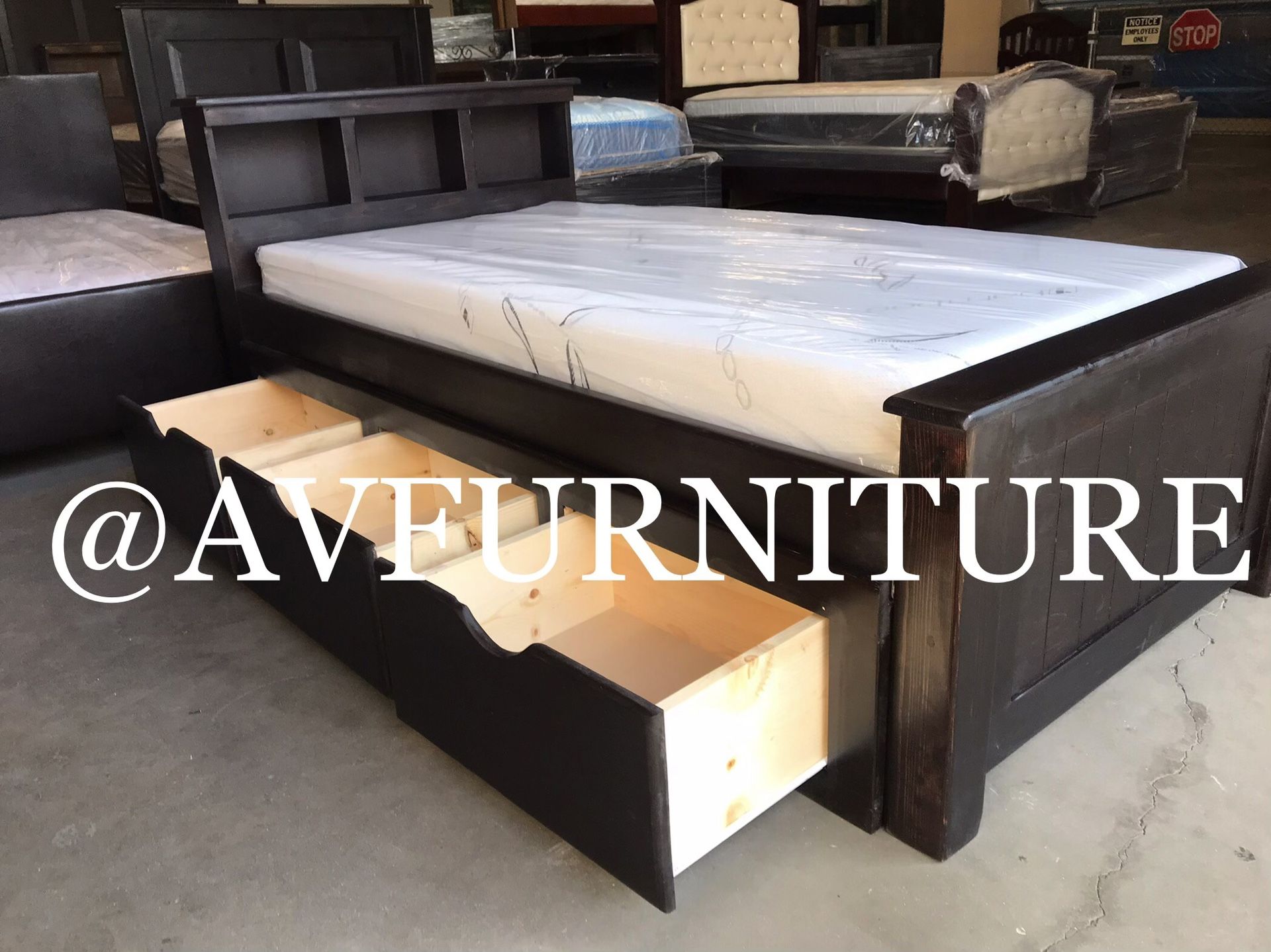 Twin Bed W 3 Drawers And Foam Mattress