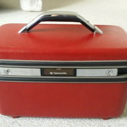 Vintage Red Hard Shell Make Up Travel Case with mirror & Tray
