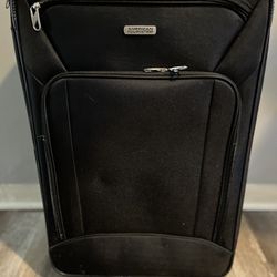 28” Pulley Suitcase/black / Canvas/30.00