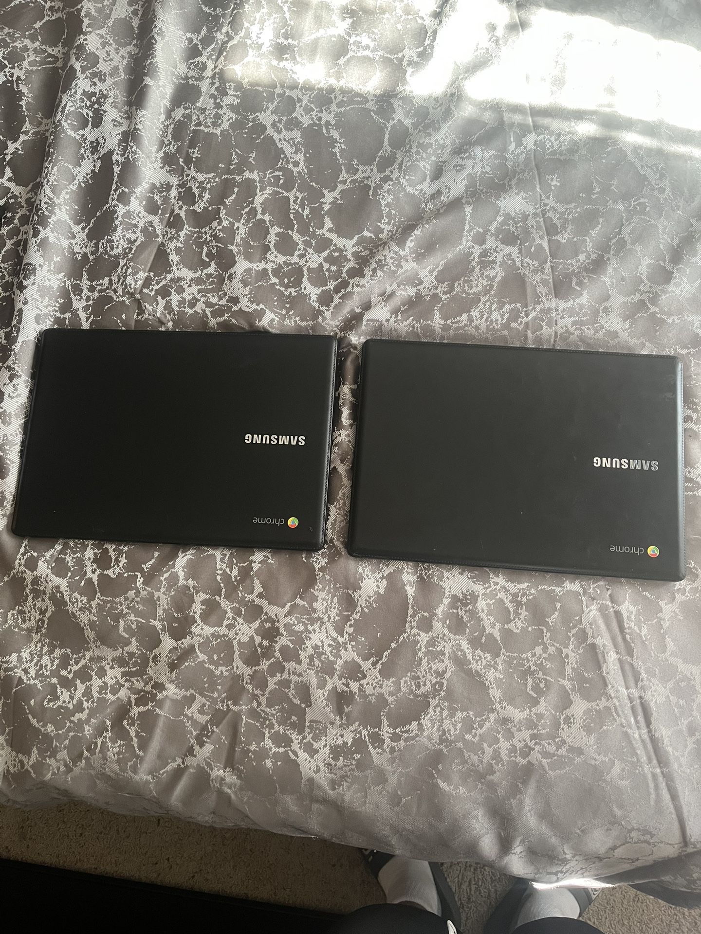 1 Samsung Chromebooks
