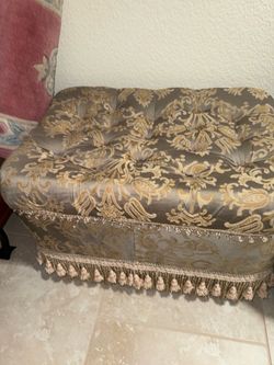 Tufted Damask Ottoman with Tassel Trim