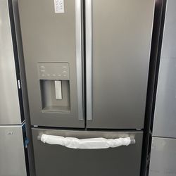 New Scratch And Dent GE 28 Cu Ft Black Stainless Steel French Door Fridge. 1 year Warranty 