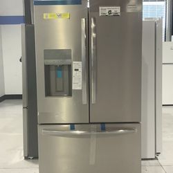 Frigidaire Gallery 28 cu. ft. Standard Depth French Door Refrigerator $1,500