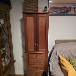 Soiled Wood 🪵 Jewelry cabinet 