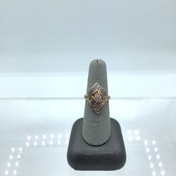 10kt Yellow Gold Women’s Fashion Ring w Diamonds 