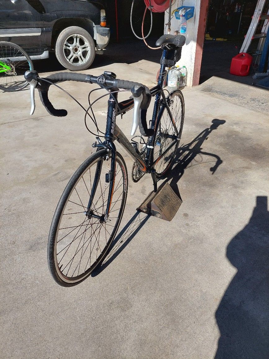 Raleigh Sport Road Bike