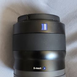 Zeiss Touit 1.8/32 Sony e-mount  lens APS-C format